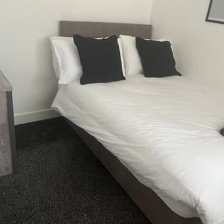 Comfortable And Convenient 3 Bedroom House With Parking Handsworth Ngoại thất bức ảnh