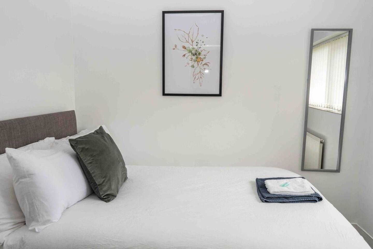 Comfortable And Convenient 3 Bedroom House With Parking Handsworth Ngoại thất bức ảnh