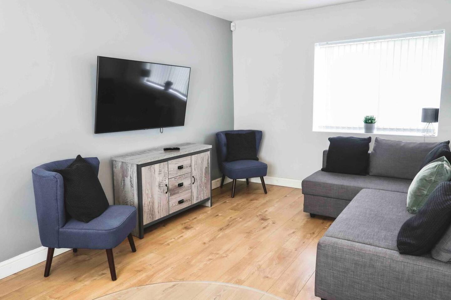 Comfortable And Convenient 3 Bedroom House With Parking Handsworth Ngoại thất bức ảnh