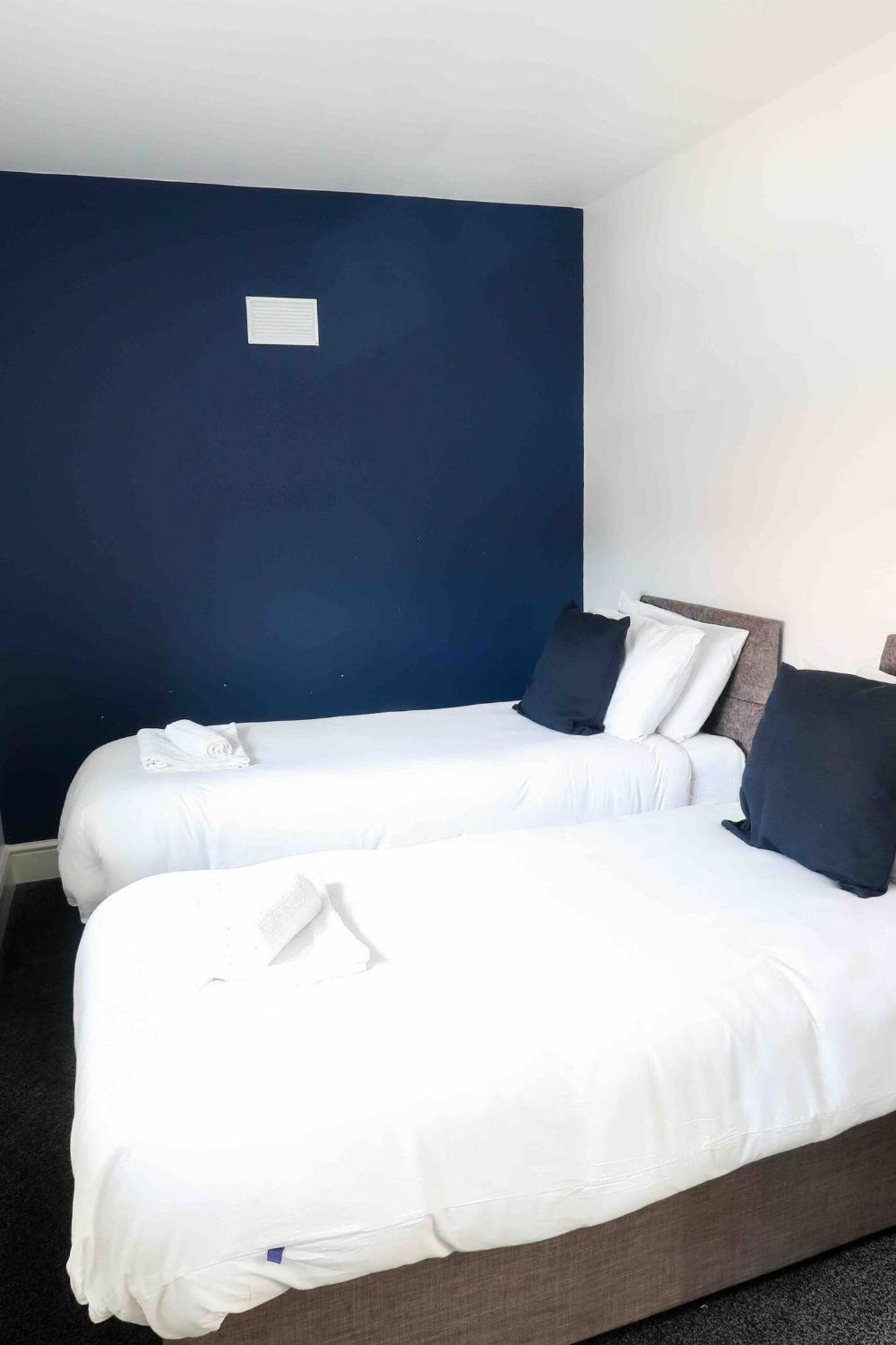 Comfortable And Convenient 3 Bedroom House With Parking Handsworth Ngoại thất bức ảnh